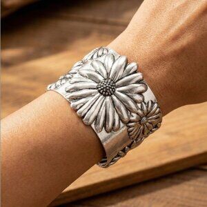 Boho Antique Silver Flower Cuff Bangle